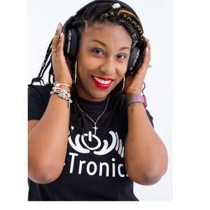 Meet your Posher, Davida